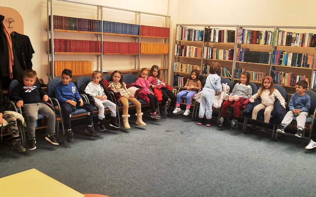 Јавен час во Библиотеката Феткин со ученици од ООУ „Страшо Пинџур“ од Кавадарци