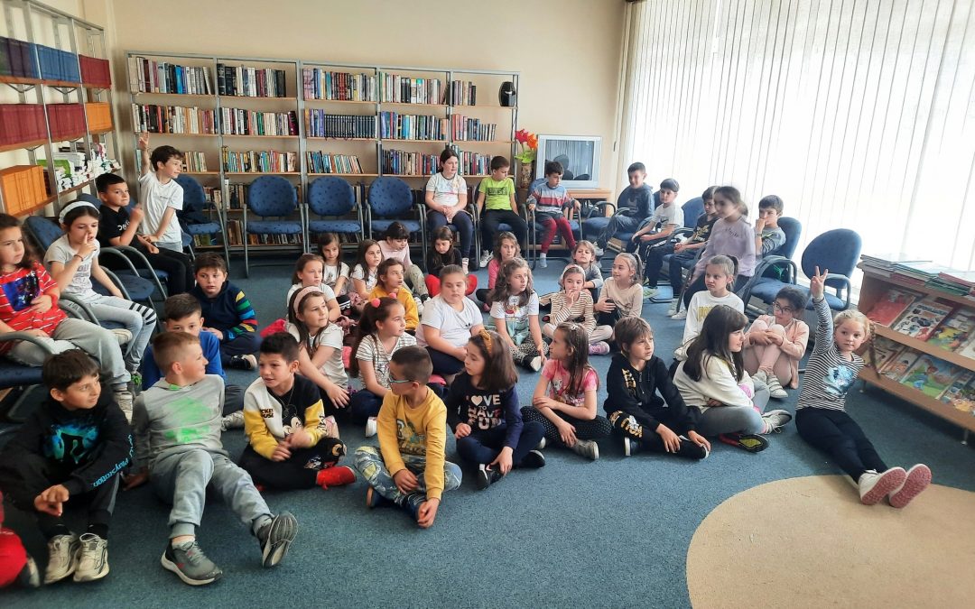 Посета на Библиотеката „Феткин“ од страна на ученици од 2 одд. од ООУ„Страшо Пинџур“ Кавадарци